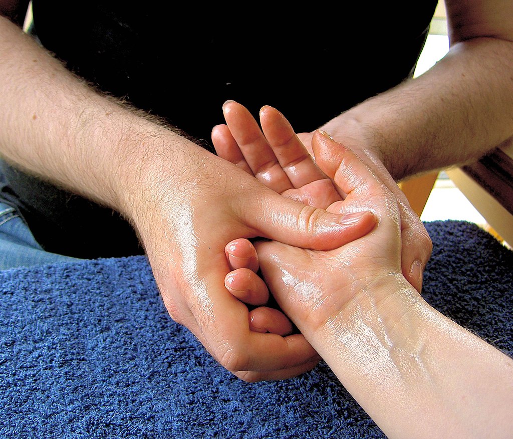 Massage-hand-4.jpg